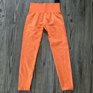 Sunset Orange NVGTN Seamless Leggings NWT